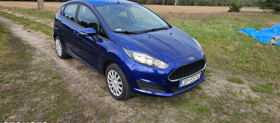 Ford Fiesta cena 42500 przebieg: 65800, rok produkcji 2017 z Recz małe 137